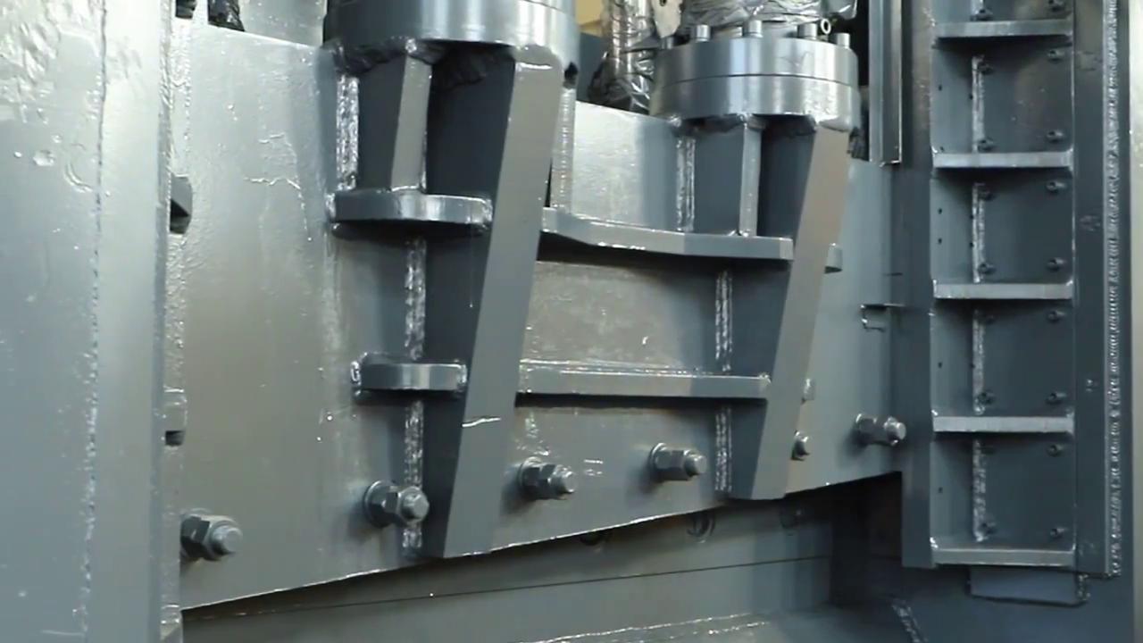 Q91Y重型龙门剪主要用于各种金属板材的剪切，是轧钢厂、有色金属厂、冶炼厂炉料处理的理想设备。。。